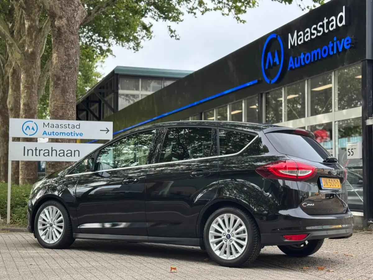 1.0 Titanium Zeer lage KMS NAP Luxe uitvoering Facelift