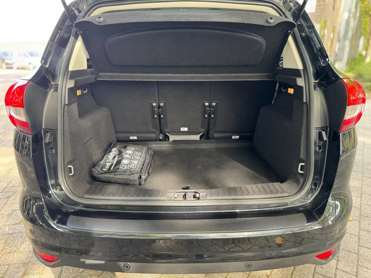 1.0 Titanium Zeer lage KMS NAP Luxe uitvoering Facelift