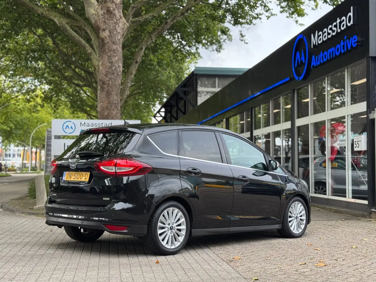 1.0 Titanium Zeer lage KMS NAP Luxe uitvoering Facelift