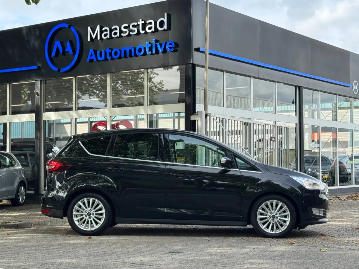 1.0 Titanium Zeer lage KMS NAP Luxe uitvoering Facelift