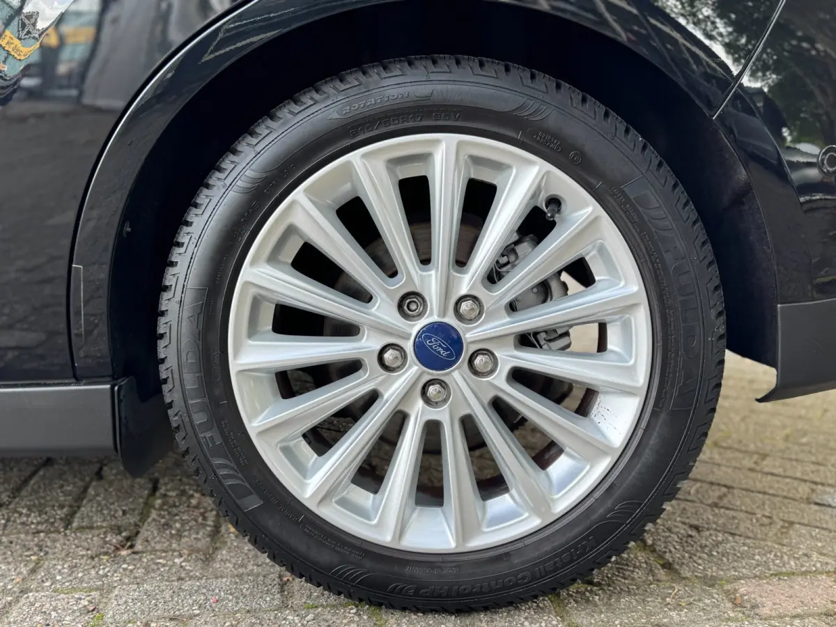 1.0 Titanium Zeer lage KMS NAP Luxe uitvoering Facelift