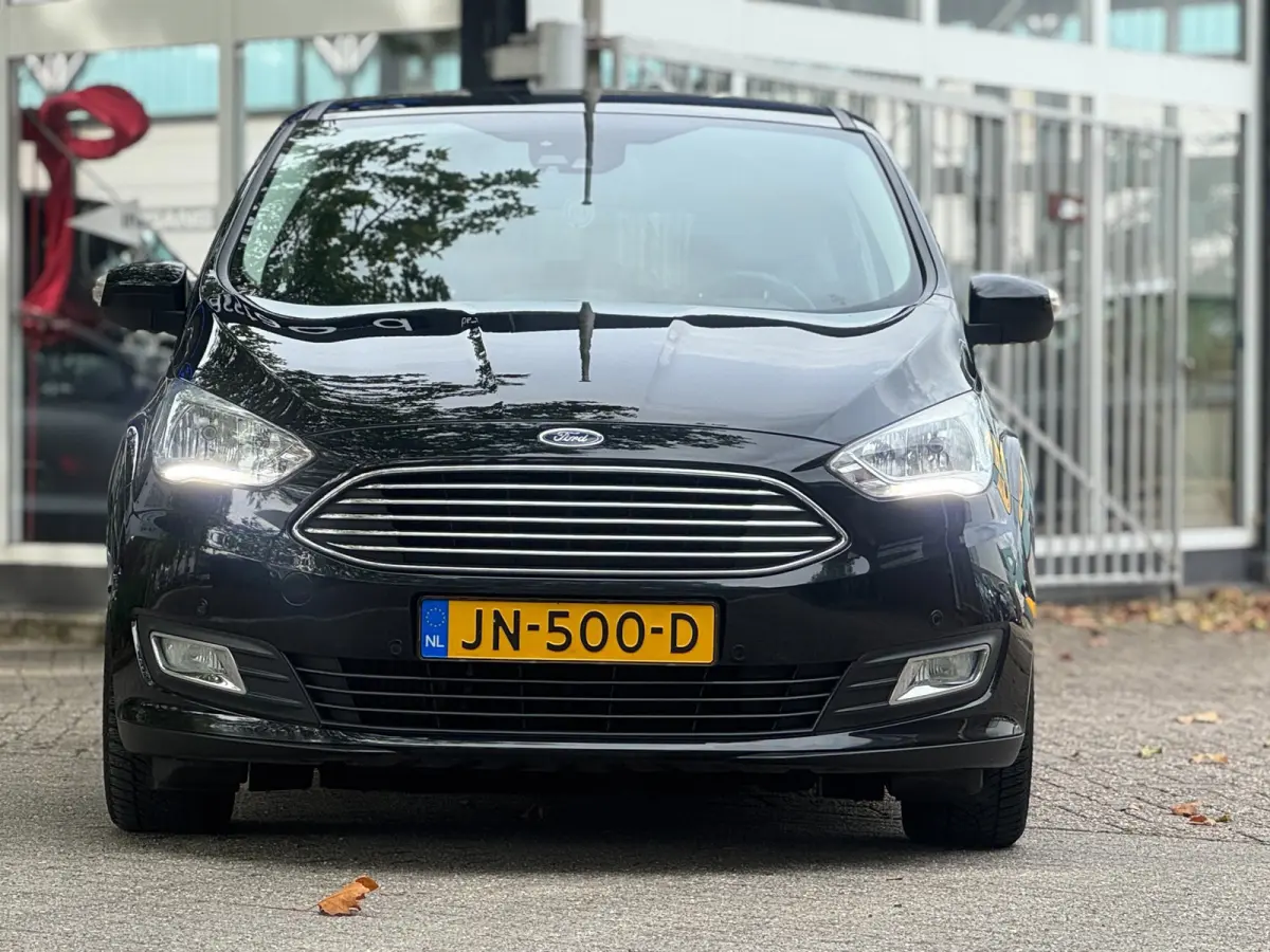 1.0 Titanium Zeer lage KMS NAP Luxe uitvoering Facelift