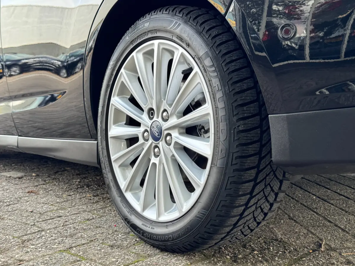 1.0 Titanium Zeer lage KMS NAP Luxe uitvoering Facelift