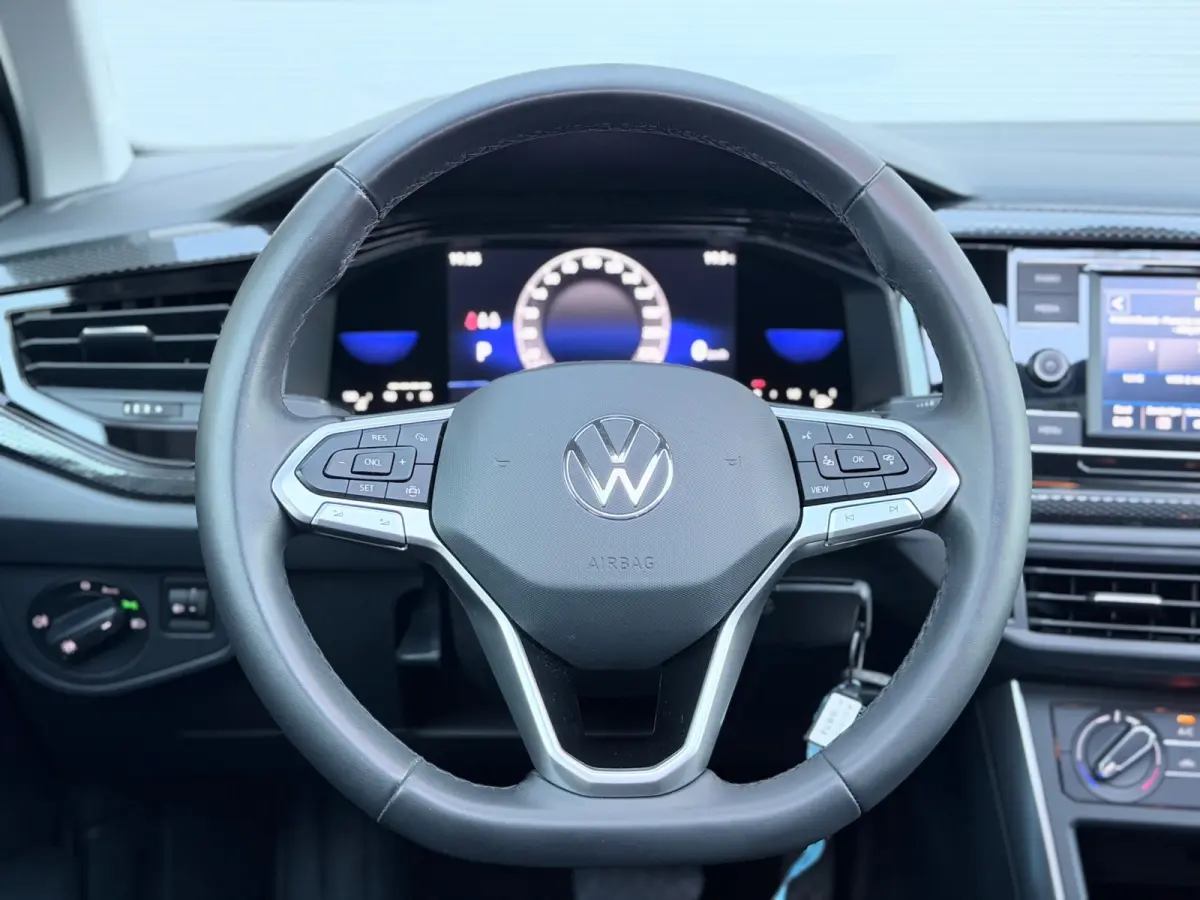 1.0 TSI Life Pano/AppleCarPlay/Led