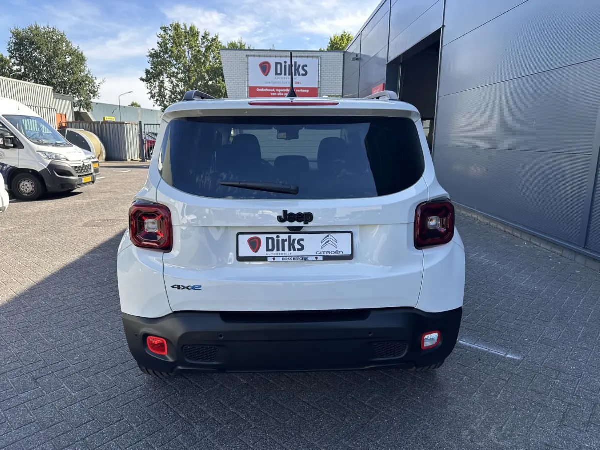4xe 240 Plug-in Hybrid The North Star (Elektrisch Schuifdak - Navigatie - Apple Carplay - Camera - Stoel & Stuurverwarming - LED)