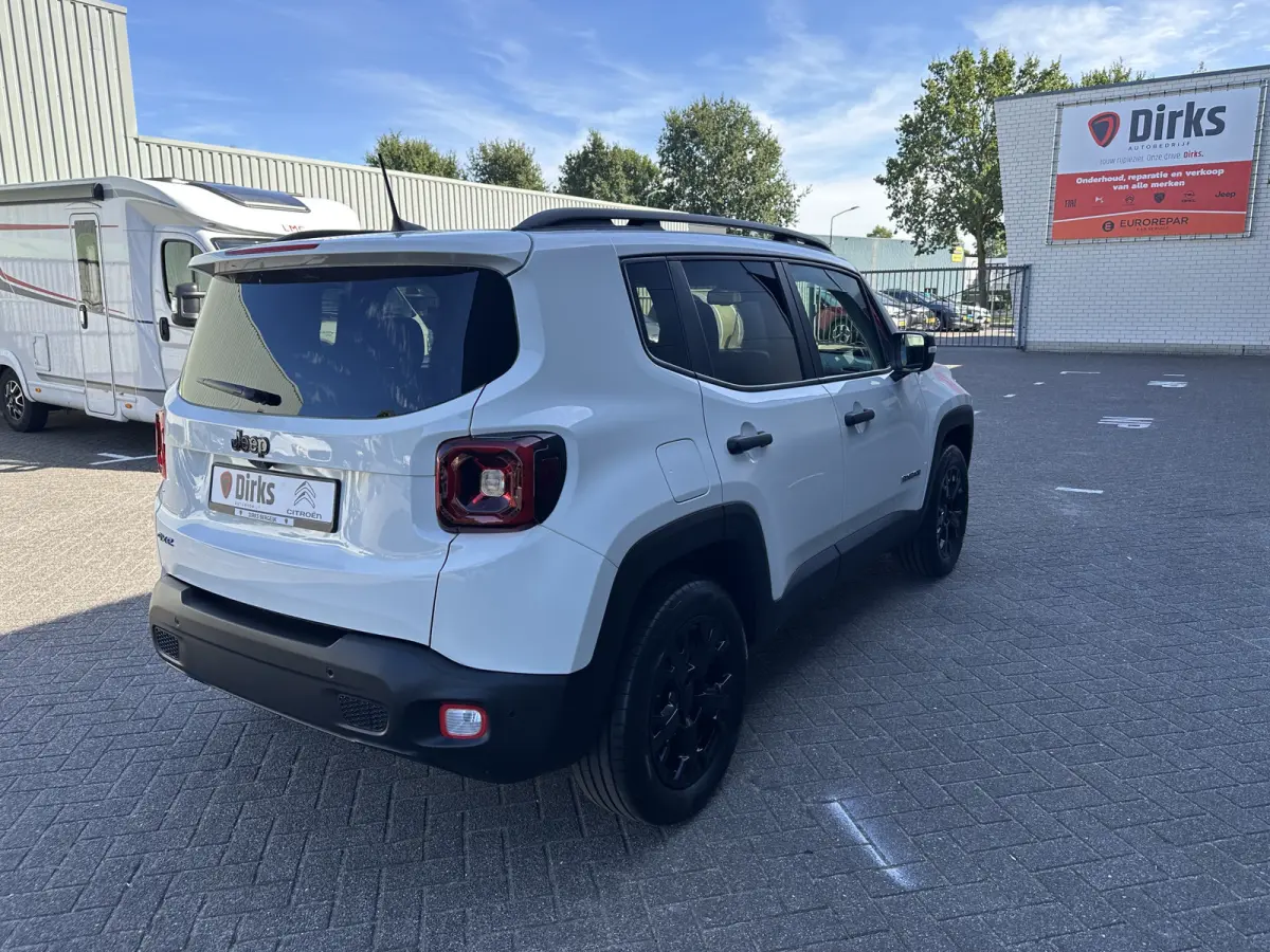 4xe 240 Plug-in Hybrid The North Star (Elektrisch Schuifdak - Navigatie - Apple Carplay - Camera - Stoel & Stuurverwarming - LED)