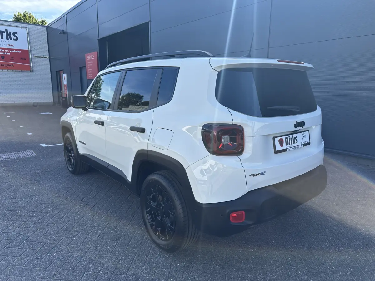 4xe 240 Plug-in Hybrid The North Star (Elektrisch Schuifdak - Navigatie - Apple Carplay - Camera - Stoel & Stuurverwarming - LED)