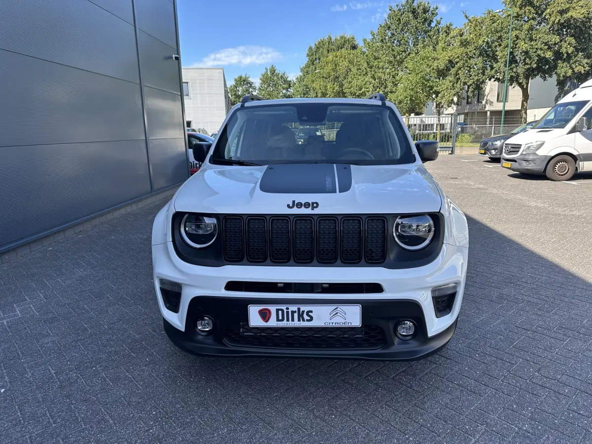 4xe 240 Plug-in Hybrid The North Star (Elektrisch Schuifdak - Navigatie - Apple Carplay - Camera - Stoel & Stuurverwarming - LED)