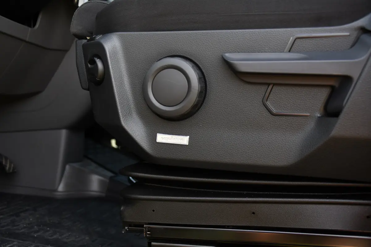 3.180 35 2.0 L3H2 DC PB Edition Camera, Cruise, Carplay, LED, 177pk, Automaat, Sensoren, Multimedia, Uniek!