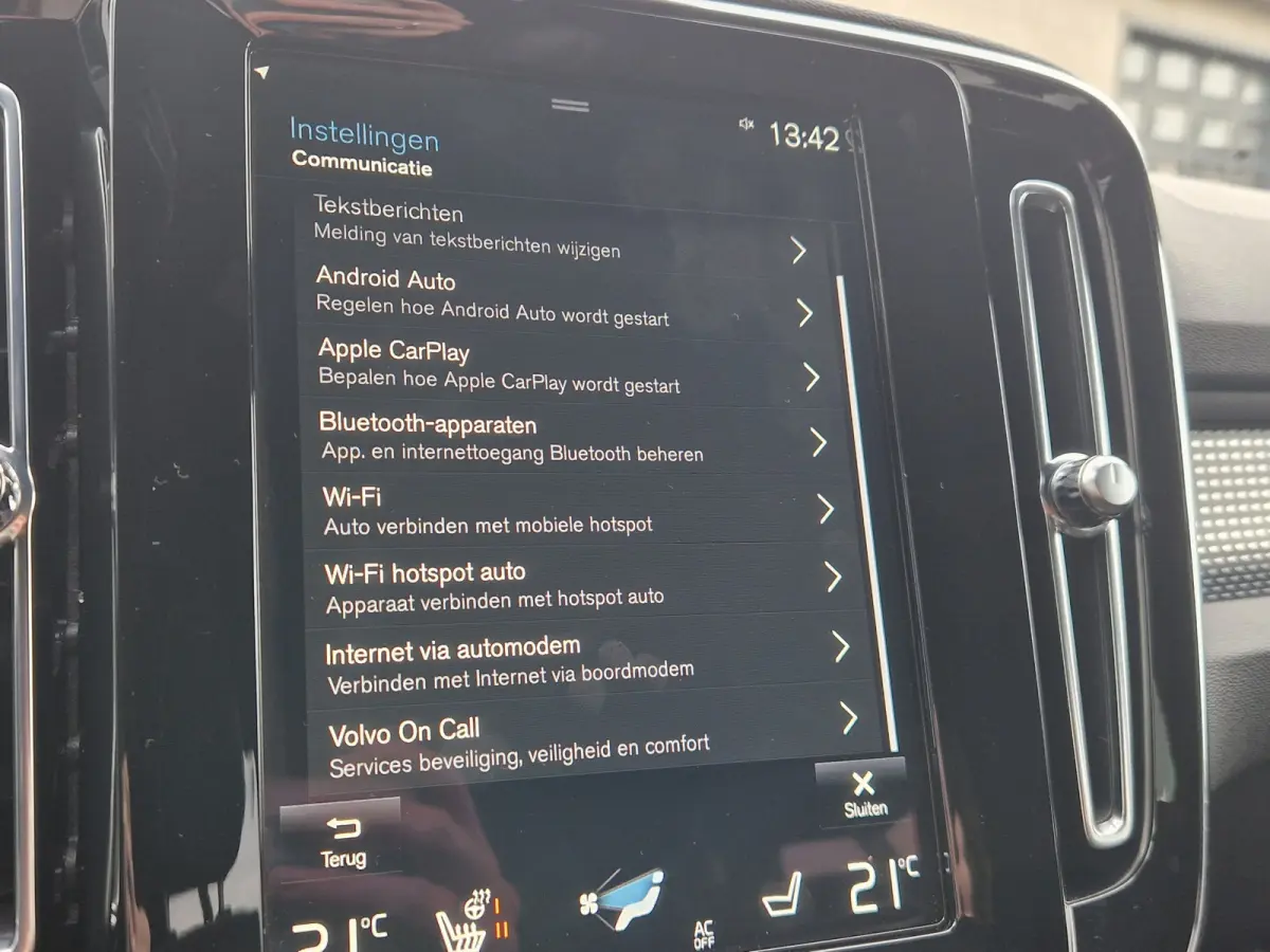 T4 R-Design | camera achter | Stoelverwarming en stuurverwarming | getinte ramen | Apple carplay