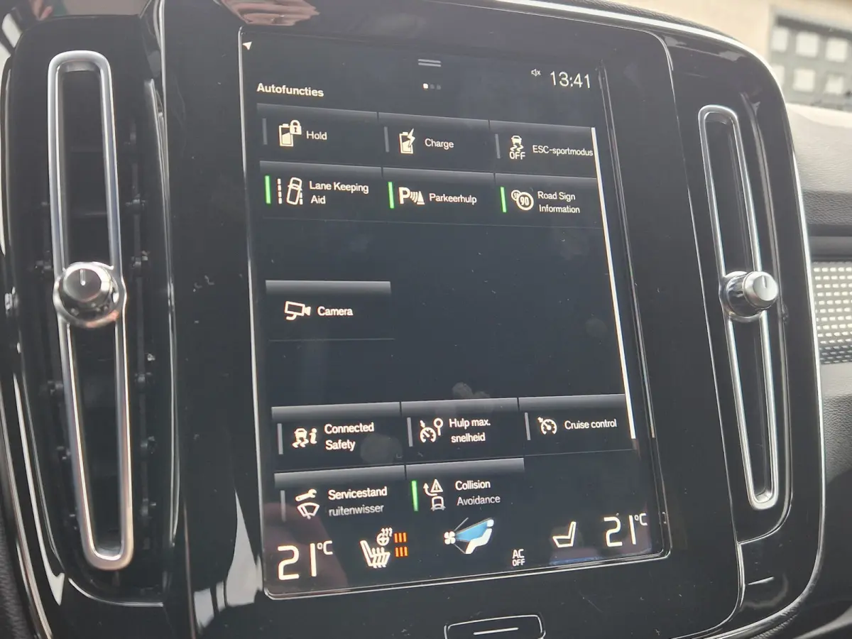 T4 R-Design | camera achter | Stoelverwarming en stuurverwarming | getinte ramen | Apple carplay