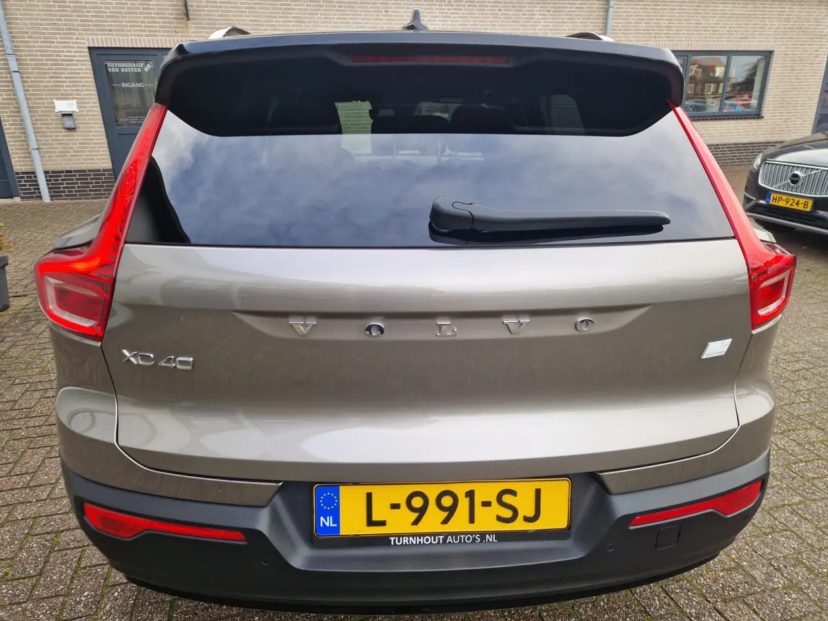T4 R-Design | camera achter | Stoelverwarming en stuurverwarming | getinte ramen | Apple carplay