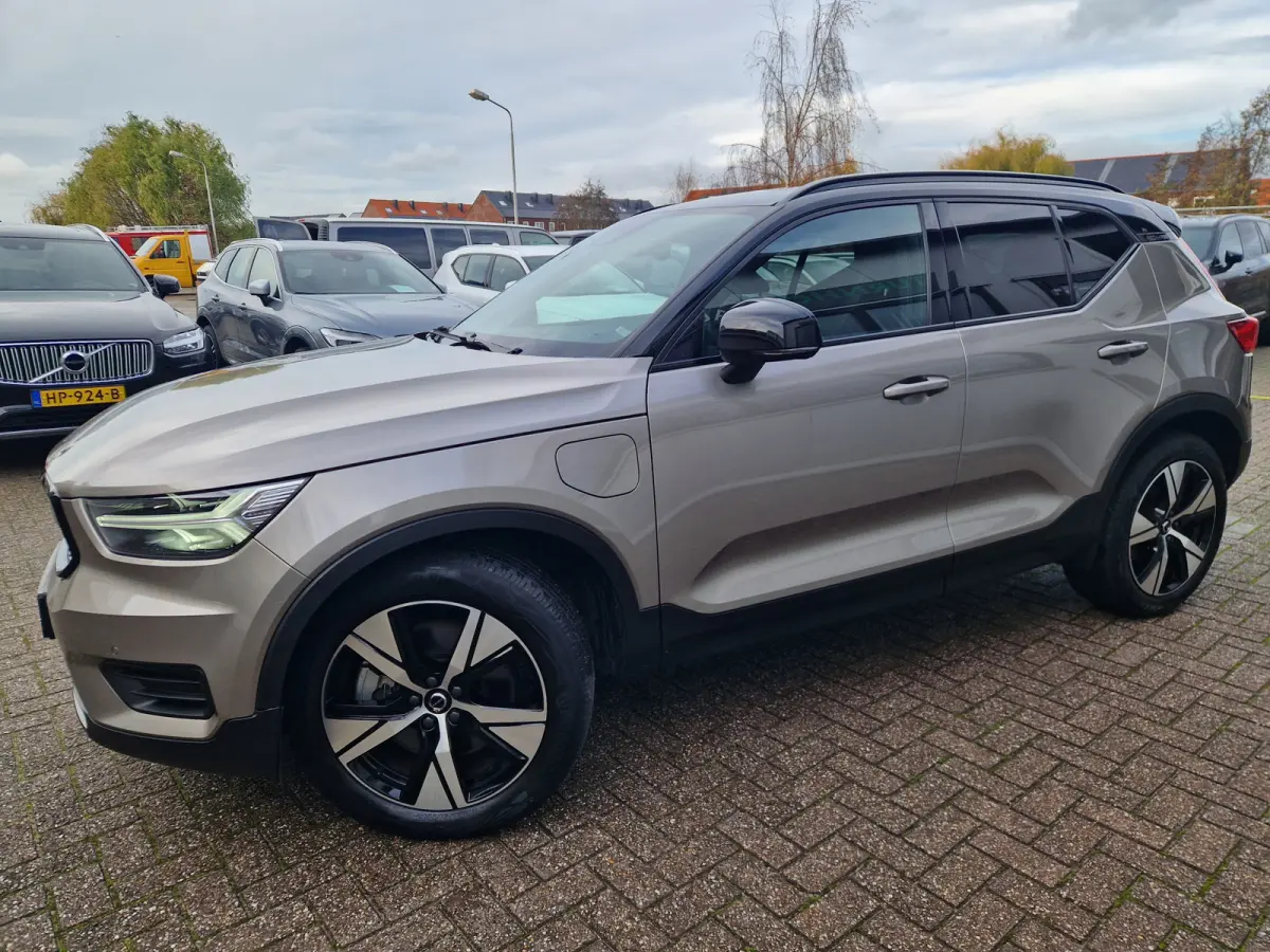 T4 R-Design | camera achter | Stoelverwarming en stuurverwarming | getinte ramen | Apple carplay