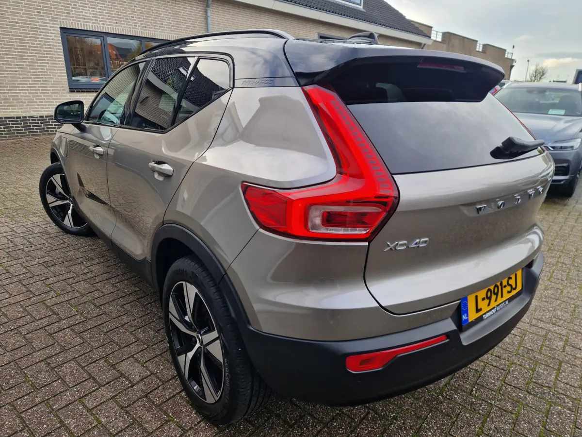 T4 R-Design | camera achter | Stoelverwarming en stuurverwarming | getinte ramen | Apple carplay