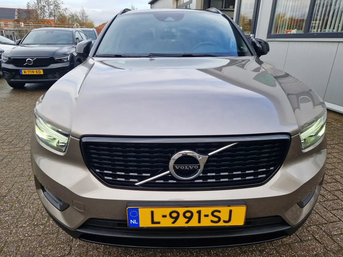 T4 R-Design | camera achter | Stoelverwarming en stuurverwarming | getinte ramen | Apple carplay