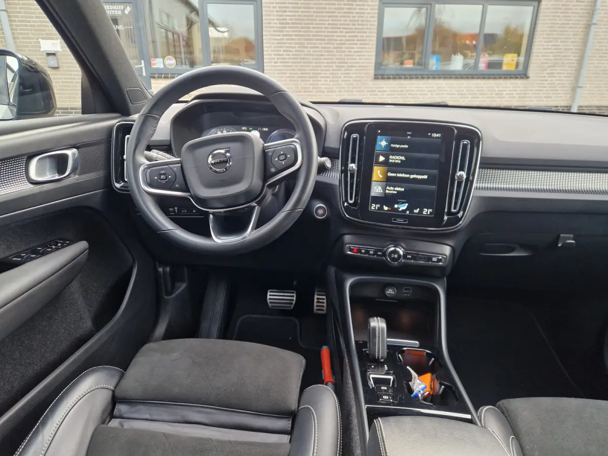 T4 R-Design | camera achter | Stoelverwarming en stuurverwarming | getinte ramen | Apple carplay