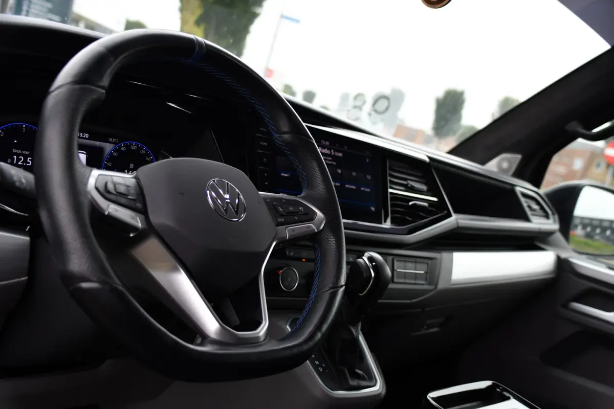 2.0 TDI L2H1 28 Bulli Black Edition Virtual, Adaptieve Cruise, Camera, Carlay, LED, Stoelverwarming, Leder, 150pk, Automaat, Uniek!