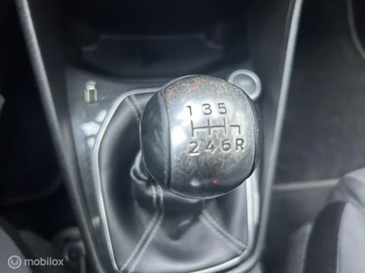 1.0 EcoBoost ST-Line * AIRCO * NAVIGATIE *