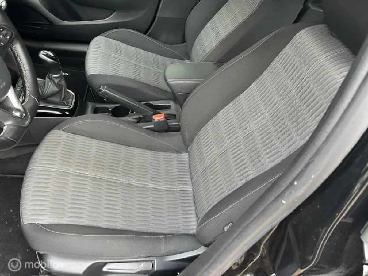 1.2 * AIRCO * APPLE CAR PLAY * 5 DRS * METALLIC *