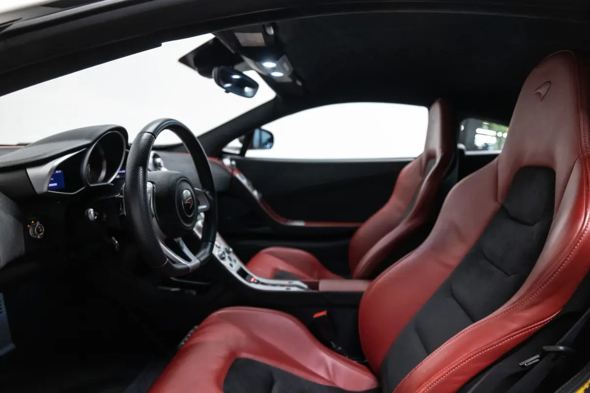 MP4-12C 3.8 Btw auto, (€ 99.132,23 Ex B.T.W) DEALER AUTO Dealer auto