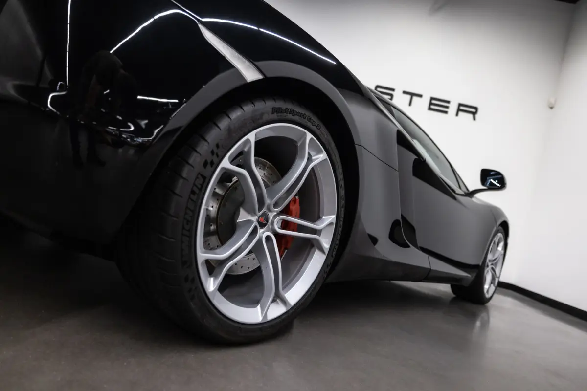 MP4-12C 3.8 Btw auto, (€ 99.132,23 Ex B.T.W) DEALER AUTO Dealer auto