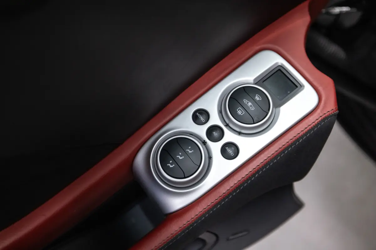 MP4-12C 3.8 Btw auto, (€ 99.132,23 Ex B.T.W) DEALER AUTO Dealer auto