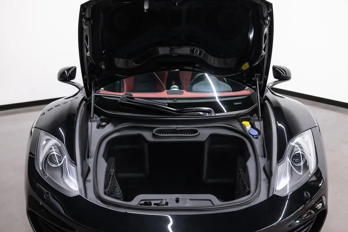 MP4-12C 3.8 Btw auto, (€ 99.132,23 Ex B.T.W) DEALER AUTO Dealer auto