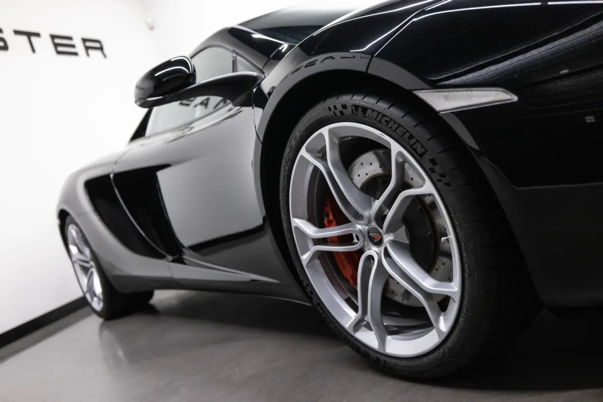 MP4-12C 3.8 Btw auto, (€ 99.132,23 Ex B.T.W) DEALER AUTO Dealer auto