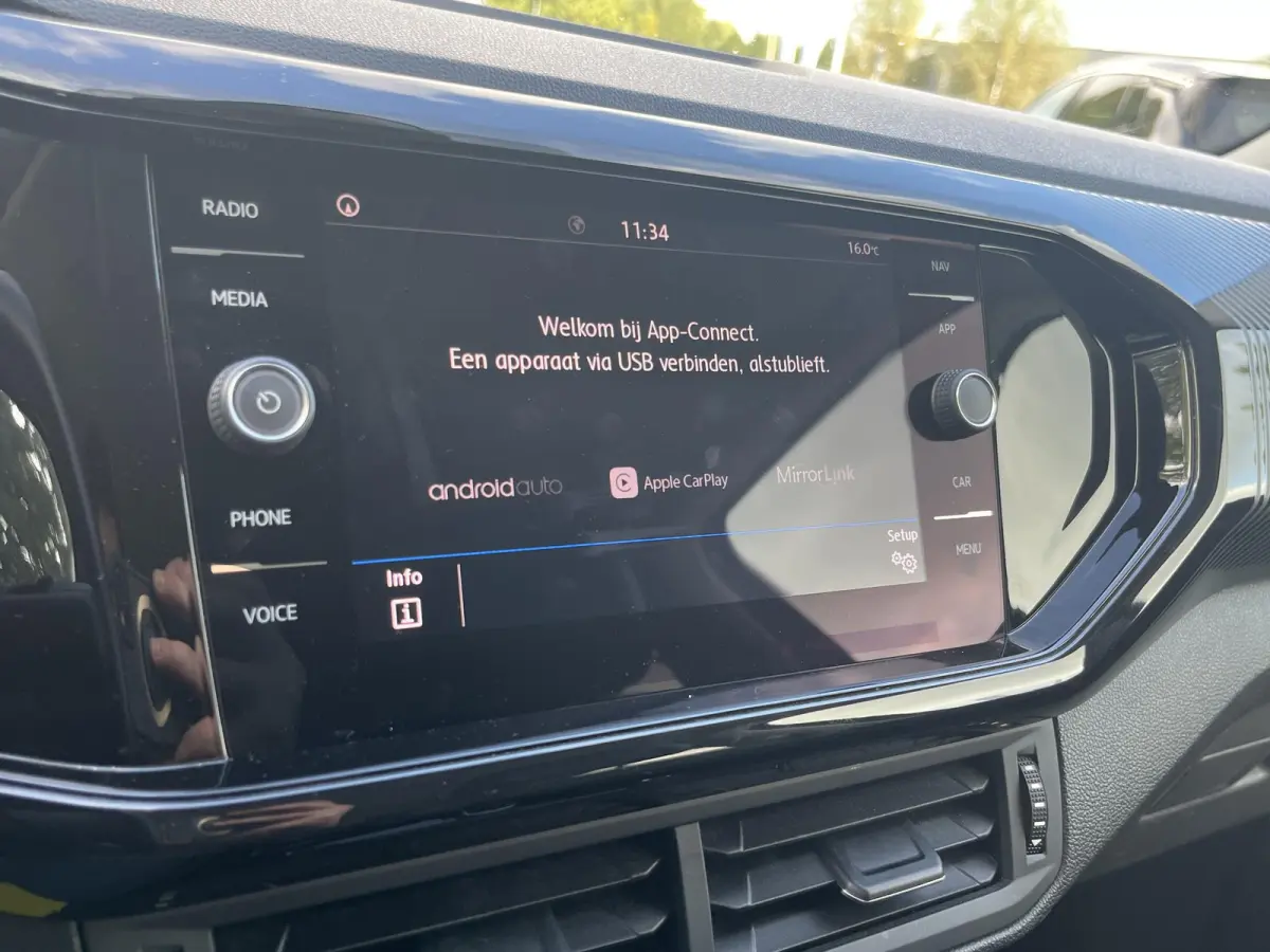 1.0 TSI R-Line (Camera,Acc,Clima,Navi)