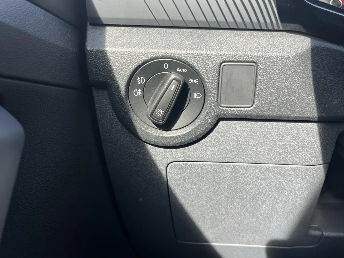 1.0 TSI R-Line (Camera,Acc,Clima,Navi)