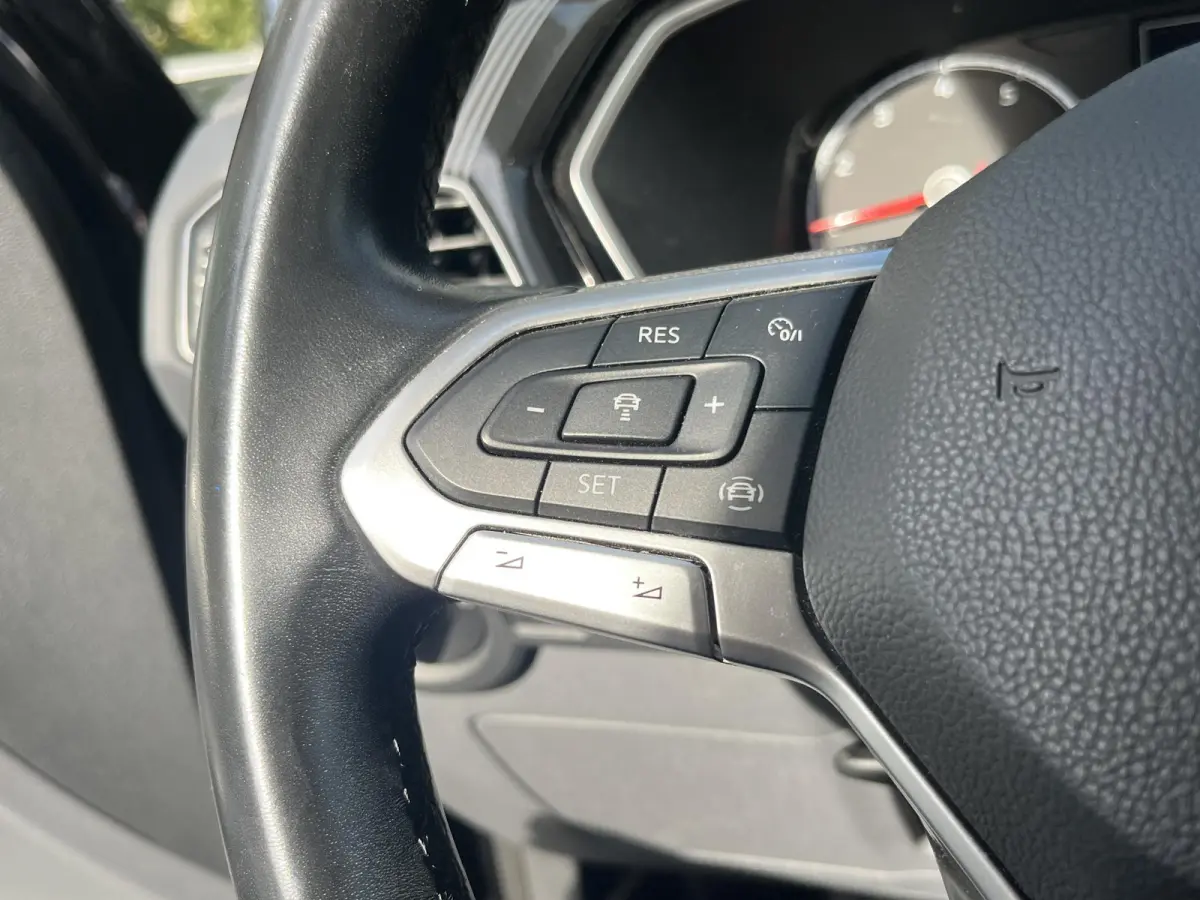 1.0 TSI R-Line (Camera,Acc,Clima,Navi)