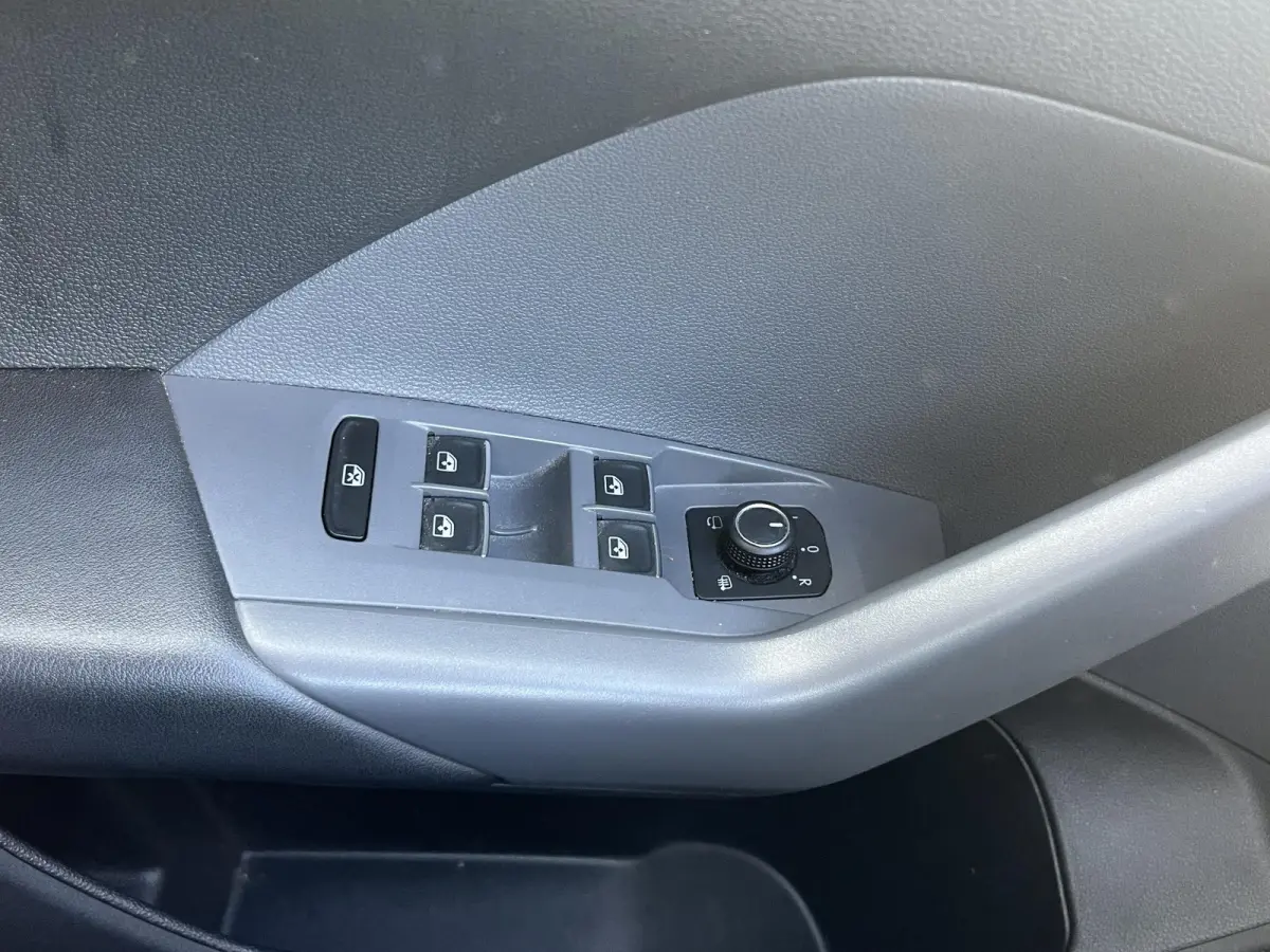 1.0 TSI R-Line (Camera,Acc,Clima,Navi)