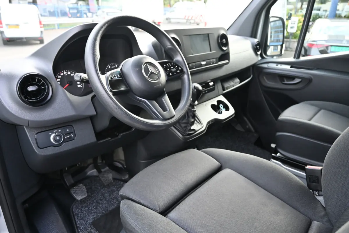 315 CDI L2H1 RWD Geveerde stoel, Trekhaak, Apple Carplay/Android Auto