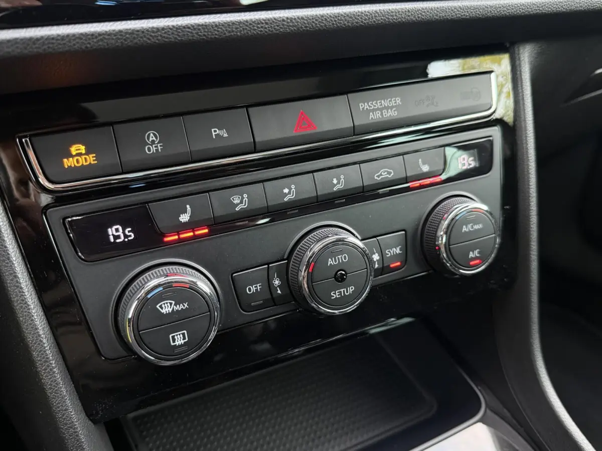 1.4 TSI X-PERIENCE FR | Panorama dak | Full LED | CarPlay | Camera | Parkeersensoren | Alcantara | Volledige Historie |