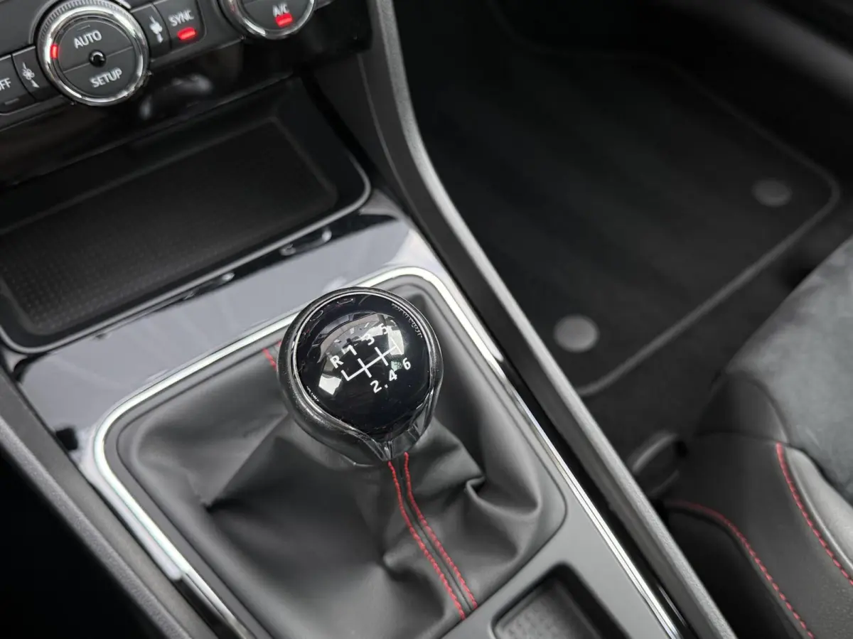 1.4 TSI X-PERIENCE FR | Panorama dak | Full LED | CarPlay | Camera | Parkeersensoren | Alcantara | Volledige Historie |