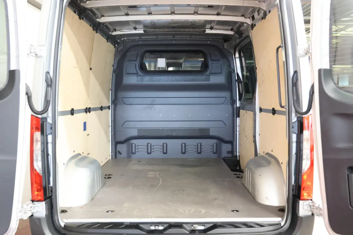 317 L1H1 170PK 2000KG TREKVERMOGEN