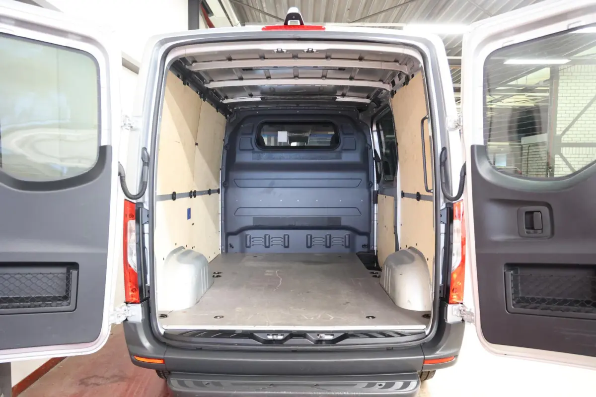 317 L1H1 170PK 2000KG TREKVERMOGEN