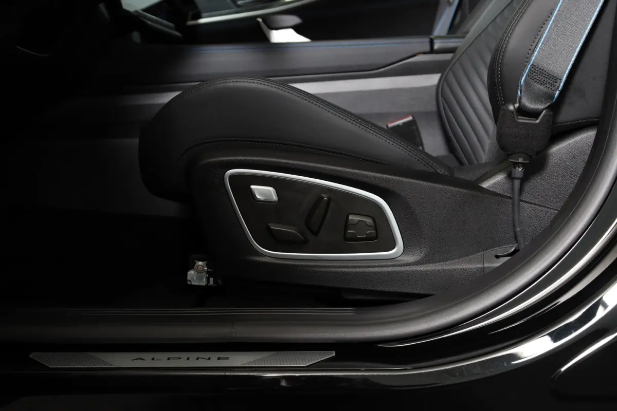 1.2 E-Tech full hybrid 200 esprit Alpine | 360 Camera | Elek. Stoelen | Winterpack | Dig. Cockpit | Adapt. Cruise | PDC | NAV+App. Connect | ECC | LM 20" | 5812