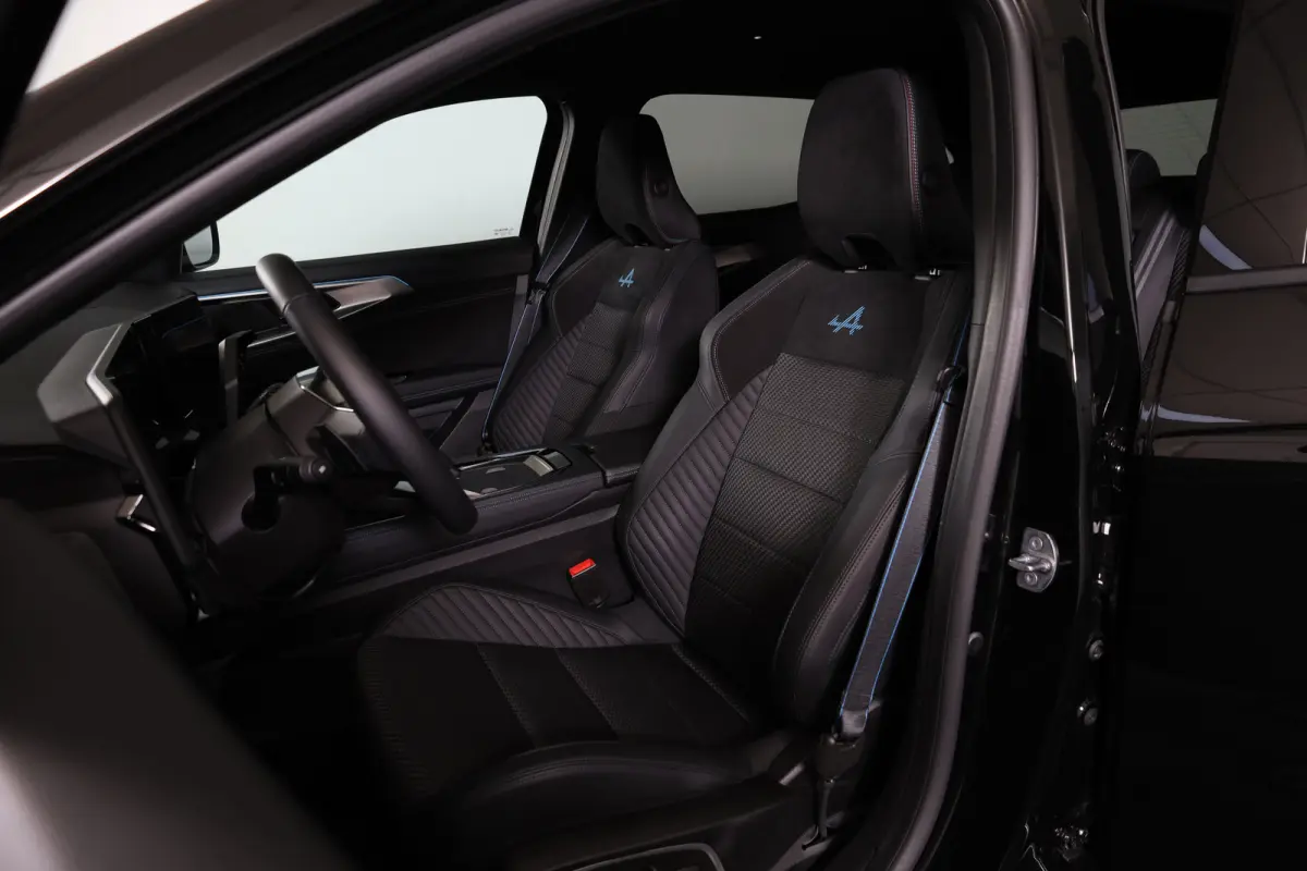1.2 E-Tech full hybrid 200 esprit Alpine | 360 Camera | Elek. Stoelen | Winterpack | Dig. Cockpit | Adapt. Cruise | PDC | NAV+App. Connect | ECC | LM 20" | 5812
