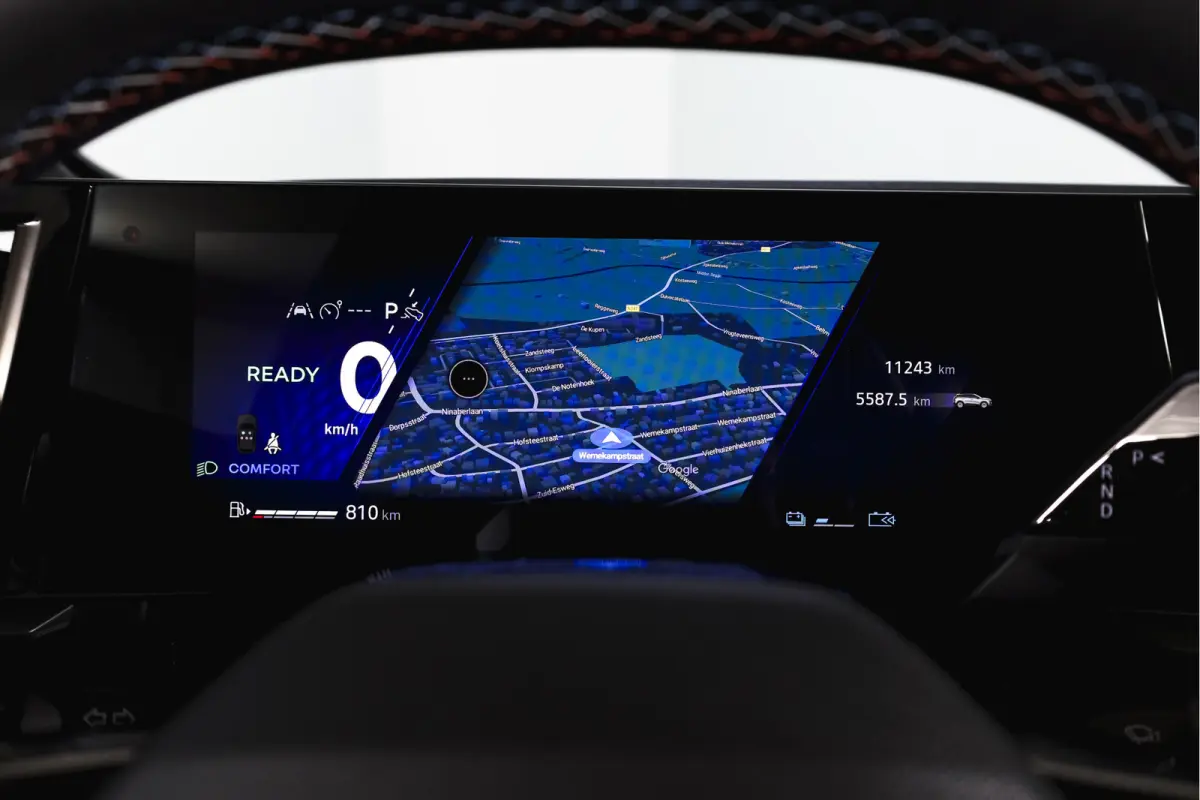 1.2 E-Tech full hybrid 200 esprit Alpine | 360 Camera | Elek. Stoelen | Winterpack | Dig. Cockpit | Adapt. Cruise | PDC | NAV+App. Connect | ECC | LM 20" | 5812