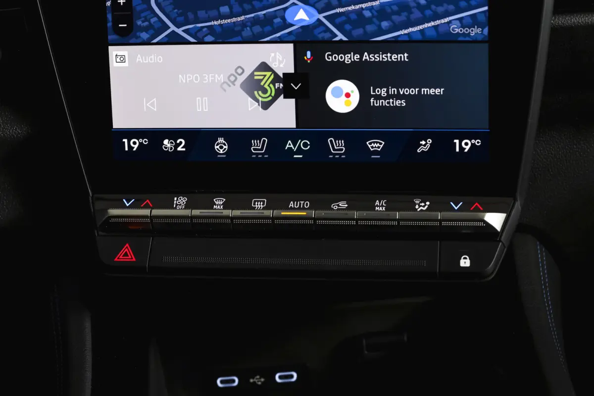 1.2 E-Tech full hybrid 200 esprit Alpine | 360 Camera | Elek. Stoelen | Winterpack | Dig. Cockpit | Adapt. Cruise | PDC | NAV+App. Connect | ECC | LM 20" | 5812