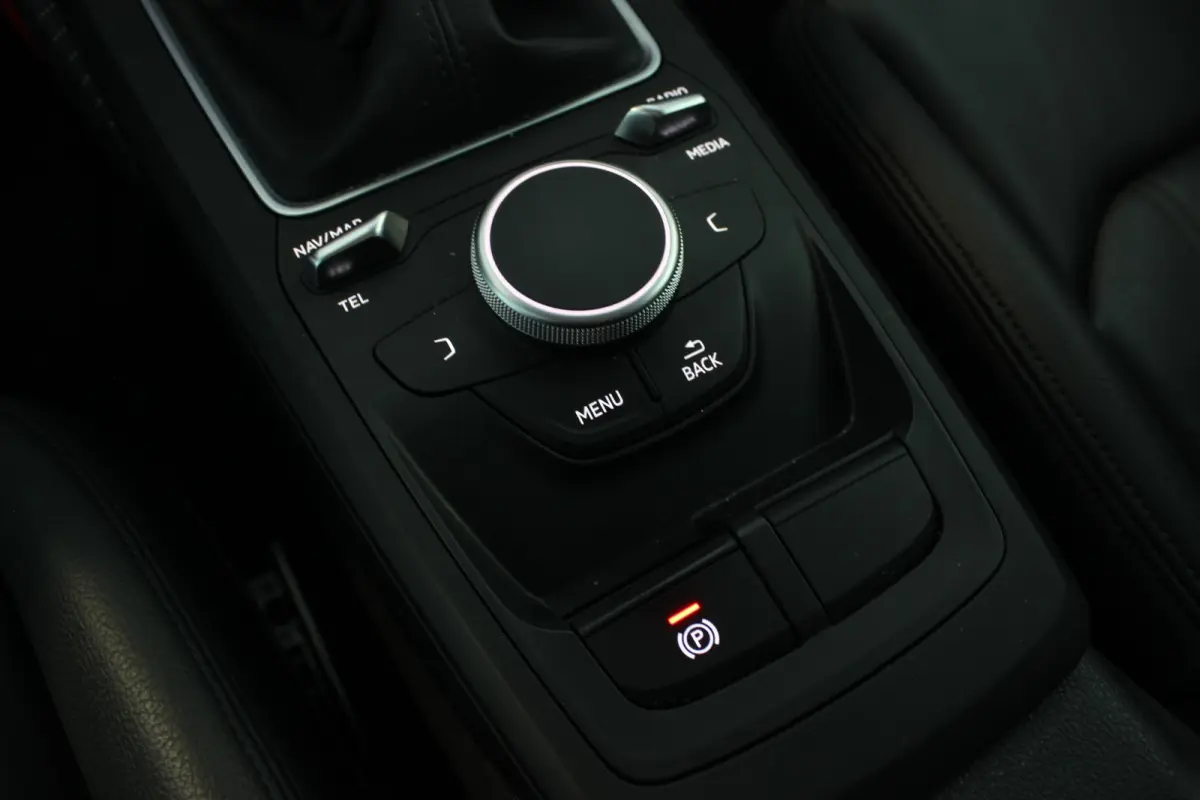 1.4 TFSI CoD S-Line Carplay | Leder | Keyless | Sfeerverl. | Stoelverw. | Navi | Adapt. Cruise | 19" LMV | PDC V+A