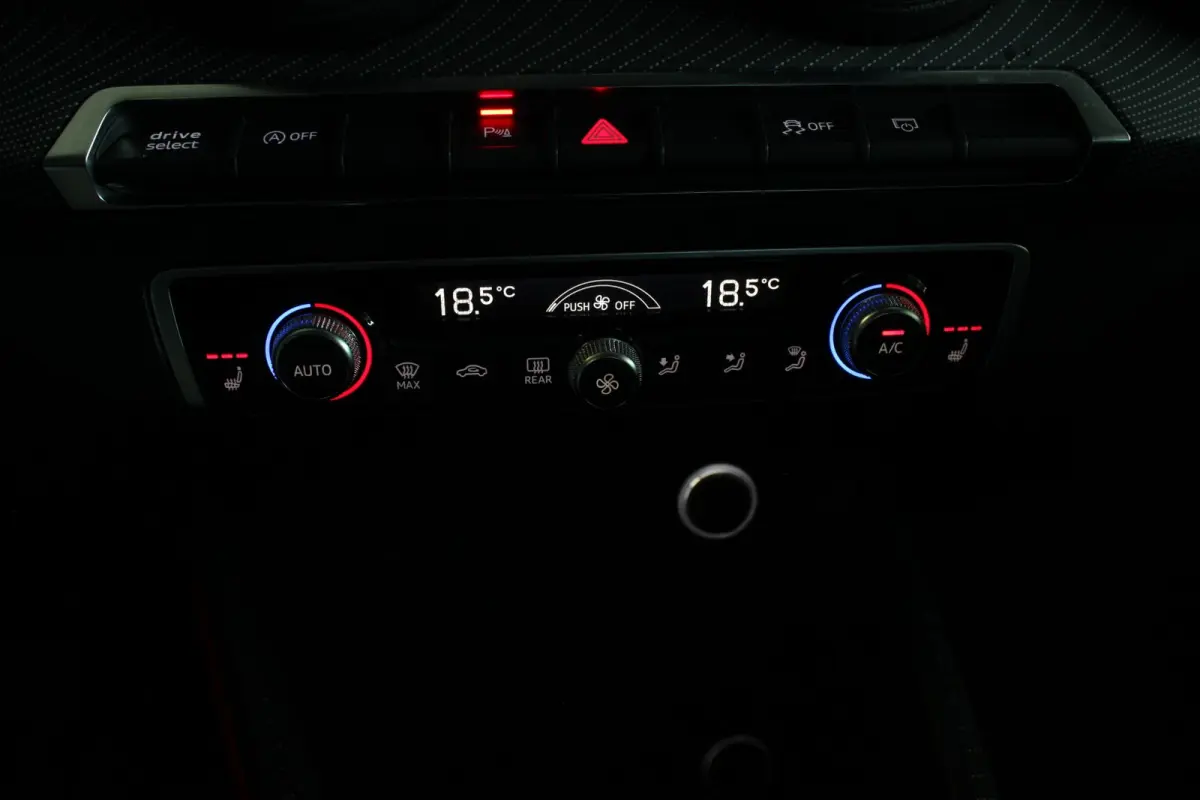 1.4 TFSI CoD S-Line Carplay | Leder | Keyless | Sfeerverl. | Stoelverw. | Navi | Adapt. Cruise | 19" LMV | PDC V+A