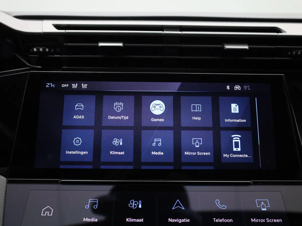1.2 Allure Pack Business | LMV | Navigatie | Parkeer sensoren | Virtual cockpit | Climate control | Half leder | Stoel verwarming | Apple carplay | Cruise control | Camera