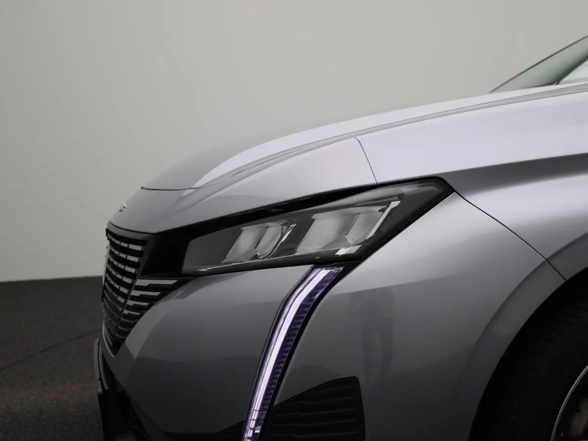 1.2 Allure Pack Business | LMV | Navigatie | Parkeer sensoren | Virtual cockpit | Climate control | Half leder | Stoel verwarming | Apple carplay | Cruise control | Camera