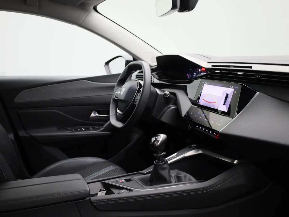 1.2 Allure Pack Business | LMV | Navigatie | Parkeer sensoren | Virtual cockpit | Climate control | Half leder | Stoel verwarming | Apple carplay | Cruise control | Camera