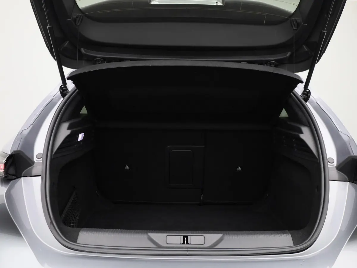 1.2 Allure Pack Business | LMV | Navigatie | Parkeer sensoren | Virtual cockpit | Climate control | Half leder | Stoel verwarming | Apple carplay | Cruise control | Camera