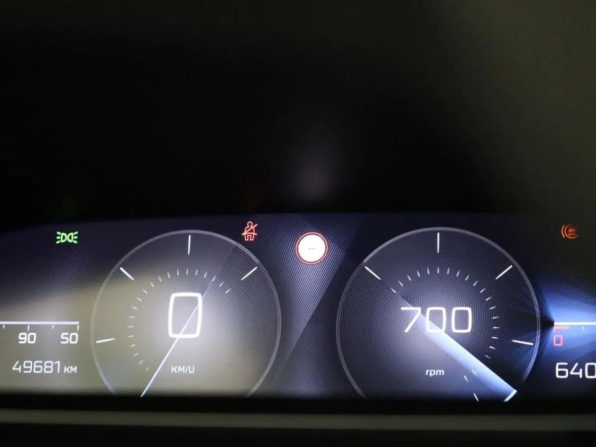 1.2 Allure Pack Business | LMV | Navigatie | Parkeer sensoren | Virtual cockpit | Climate control | Half leder | Stoel verwarming | Apple carplay | Cruise control | Camera