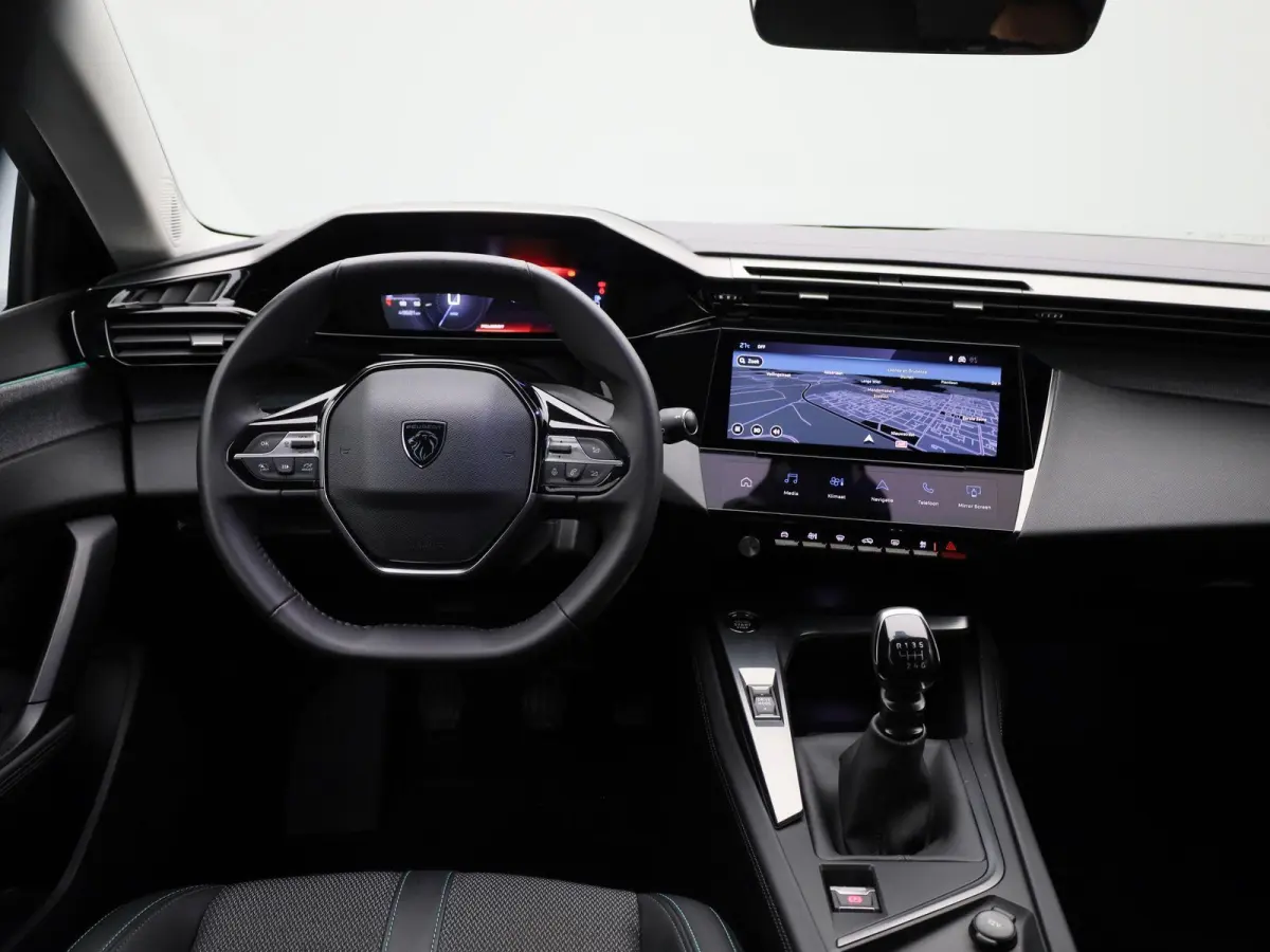1.2 Allure Pack Business | LMV | Navigatie | Parkeer sensoren | Virtual cockpit | Climate control | Half leder | Stoel verwarming | Apple carplay | Cruise control | Camera
