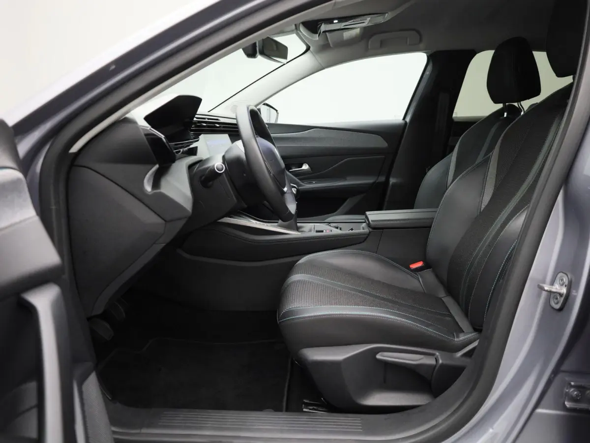 1.2 Allure Pack Business | LMV | Navigatie | Parkeer sensoren | Virtual cockpit | Climate control | Half leder | Stoel verwarming | Apple carplay | Cruise control | Camera